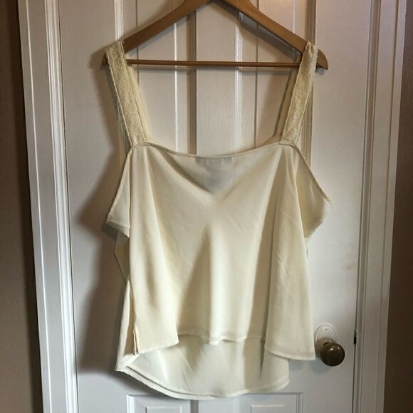 White lace tank top  - Picture 9 of 11